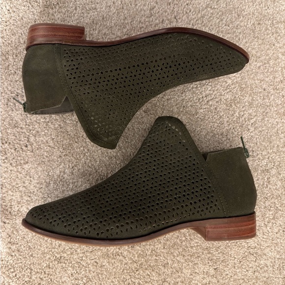 Shoes - Kelsi Dagger Green Booties women’s size 8
